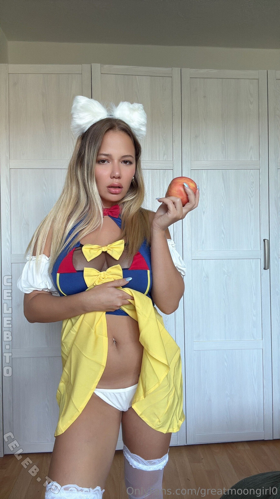 GreatMoonGirl nude photo 3