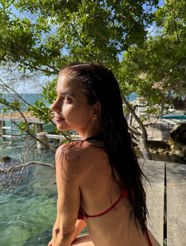 Greta Antoine nude photo 11