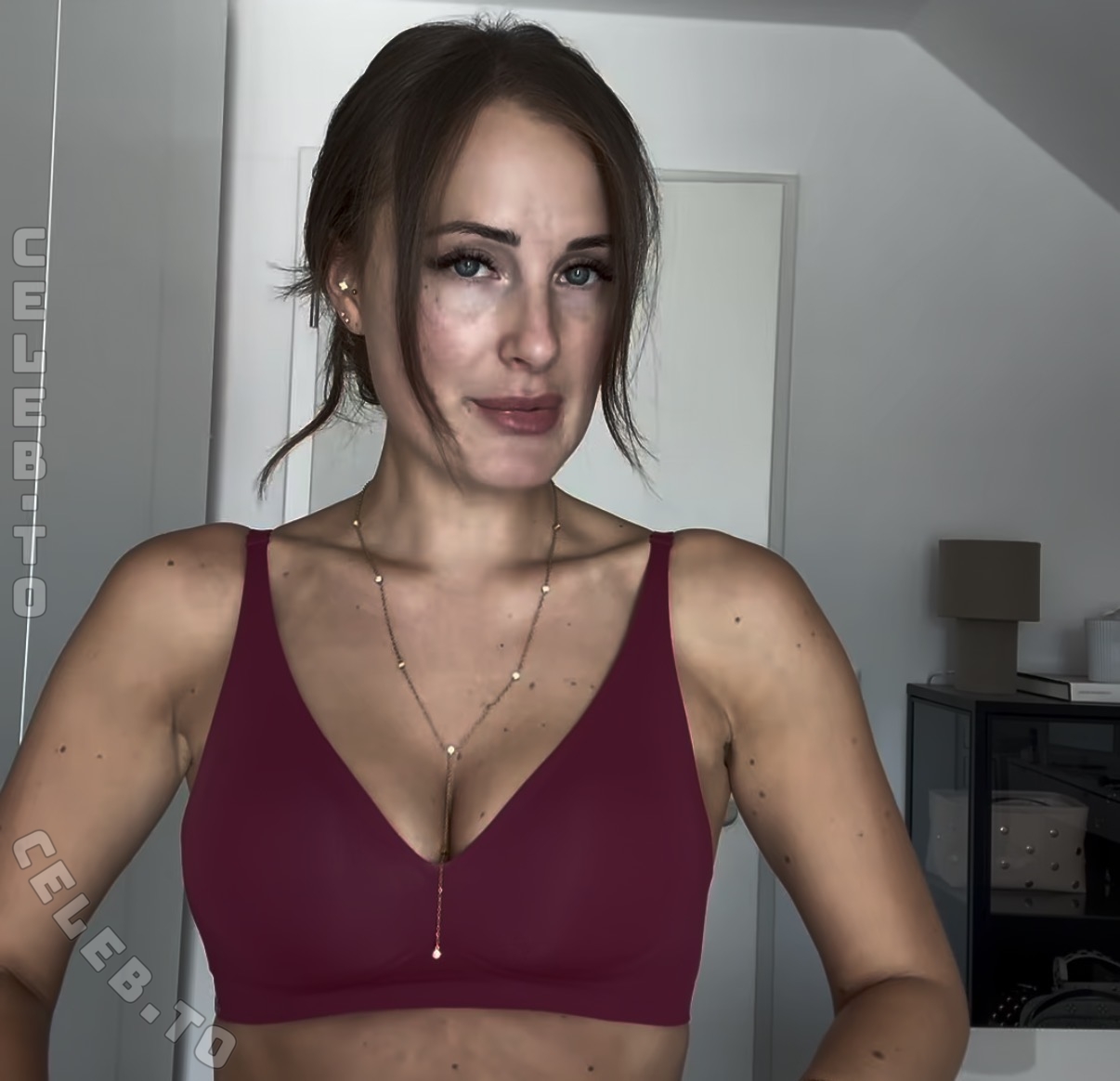 Gretalck nude photo 1