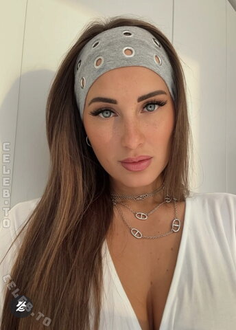 Gretalck – Why is the woman always ultra hot no matter what 🫠🔥
