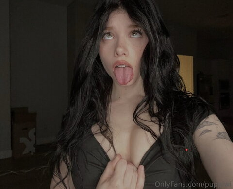 Grinchie Hot (2 photos)