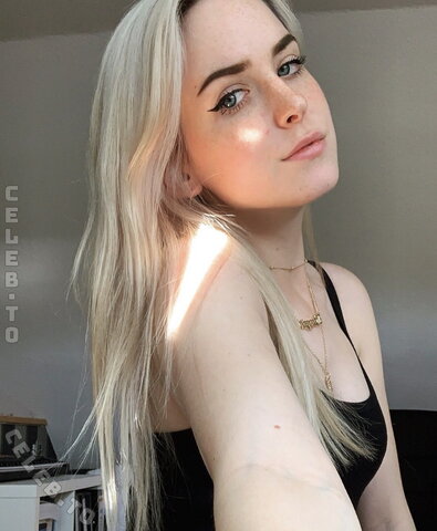 Guppa nude photo 2