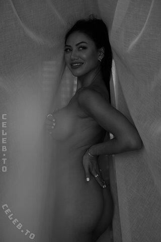 Gwen Singer nude photo 53