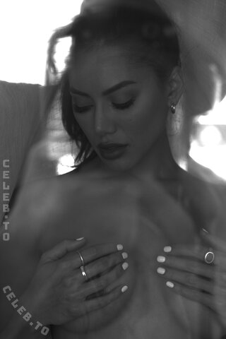 Gwen Singer nude photo 58
