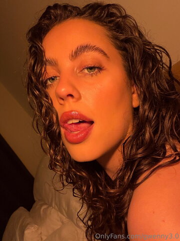 Gwendolyn fogel Sexy (2 photos)
