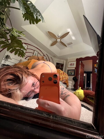 Gwy_ther nude photo 8