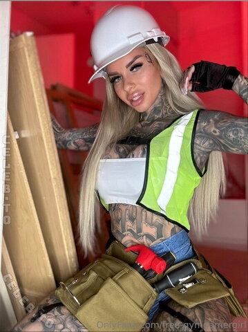 GymGamerGirl – Construction worker dildo