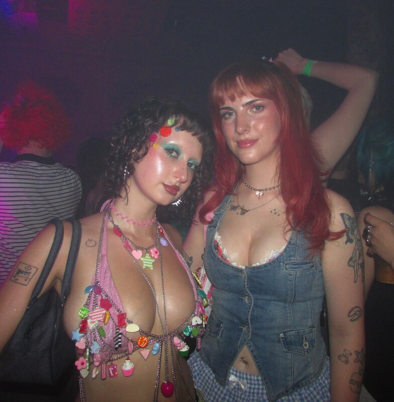 h3ms13y nude photo 8