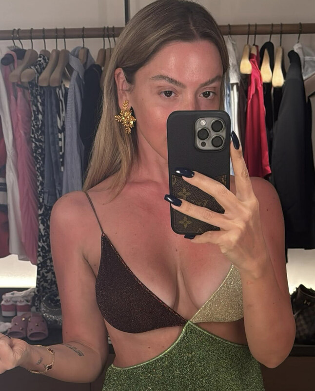 Hadise nude photo 45