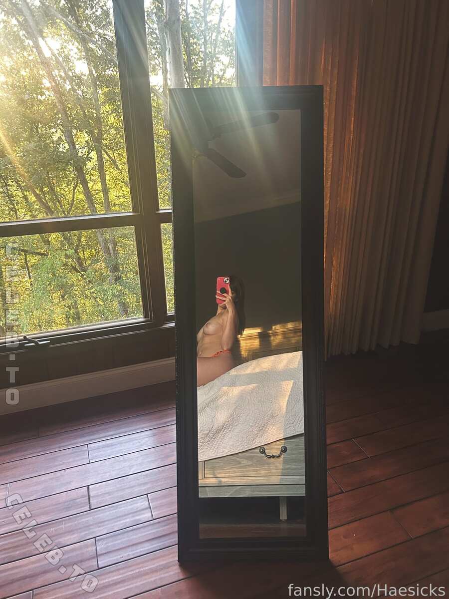 Haesicks nude photo 3