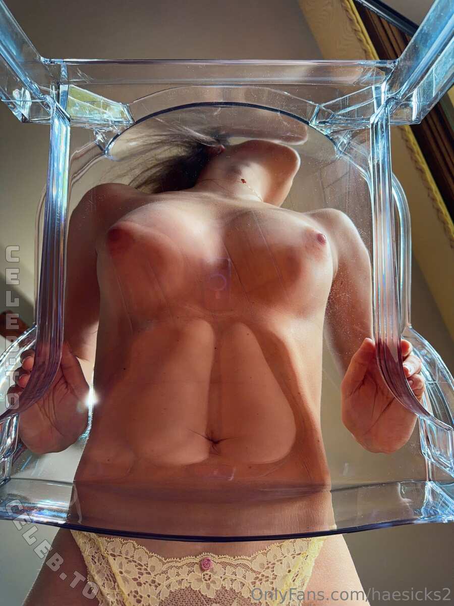 Haesicks nude photo 2