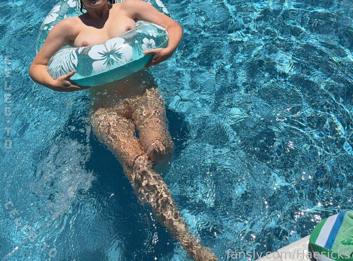 Haesicks nude photo 3