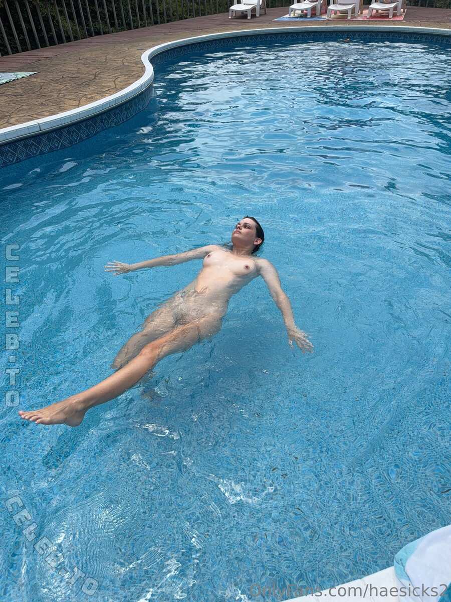 Haesicks nude photo 11