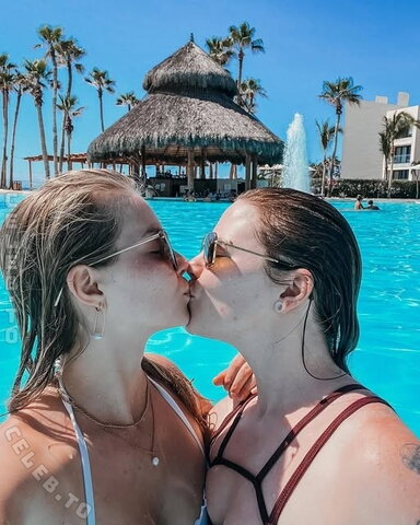 Hailee & Kendra nude photo 20