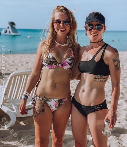 Hailee & Kendra nude photo 17
