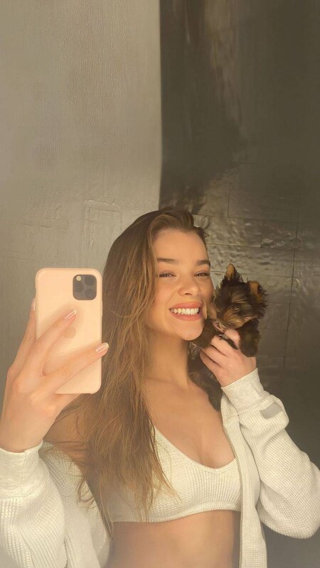 Hailee Steinfeld nude photo 13