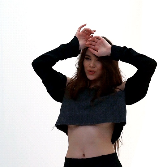 Hailee Steinfeld nude photo 21