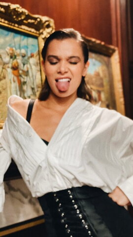 Hailee Steinfeld nude photo 56