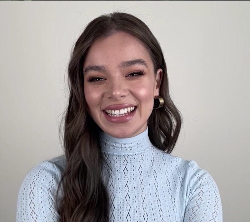 Hailee Steinfeld nude photo 37