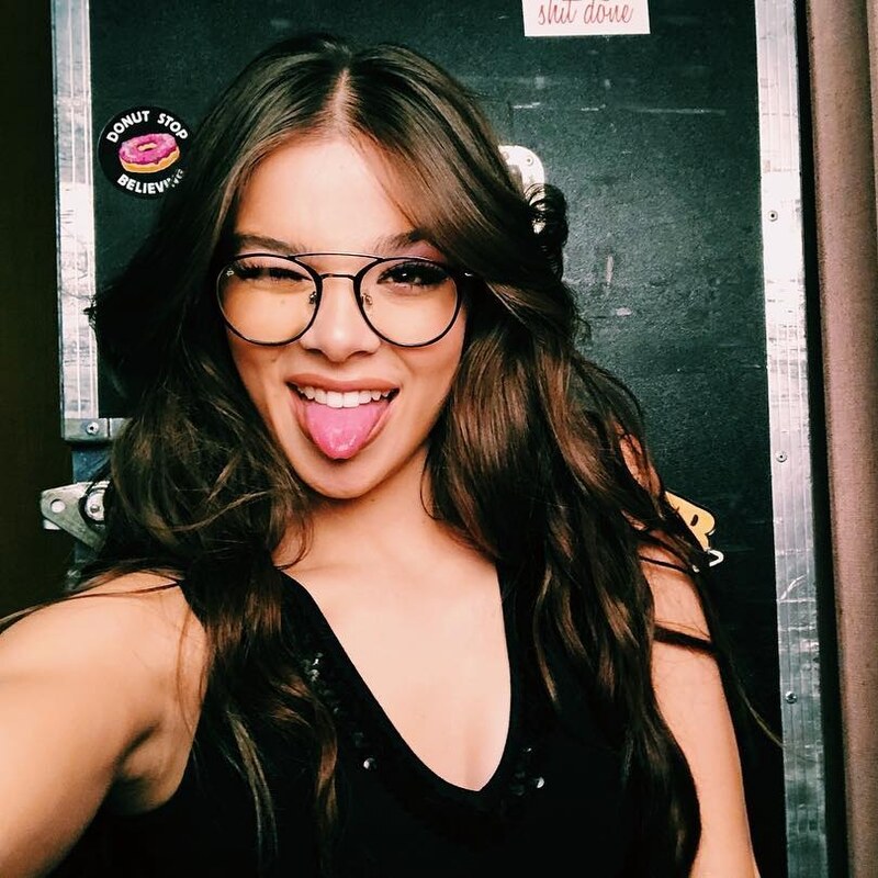 Hailee Steinfeld nude photo 22