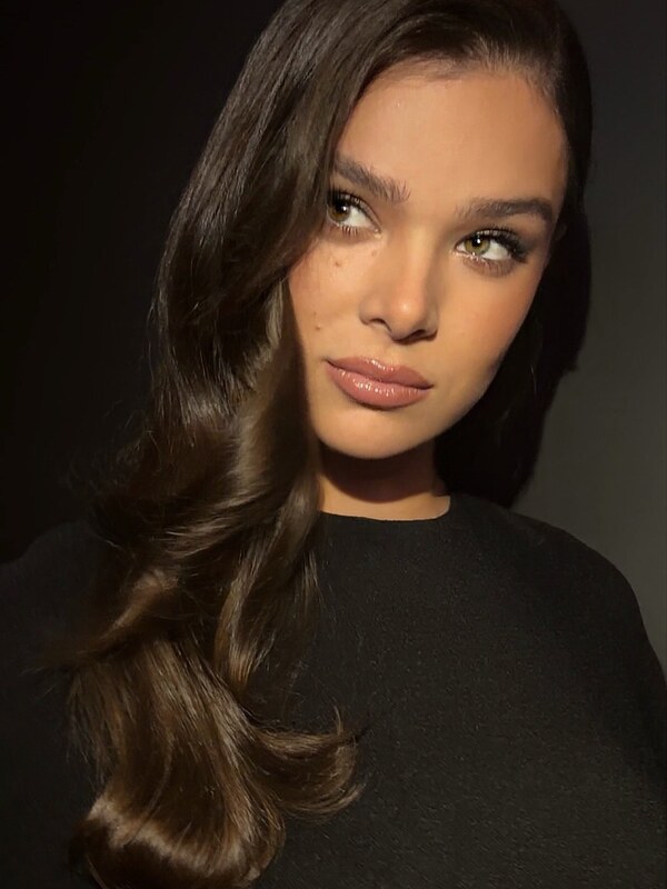 Hailee Steinfeld nude photo 2