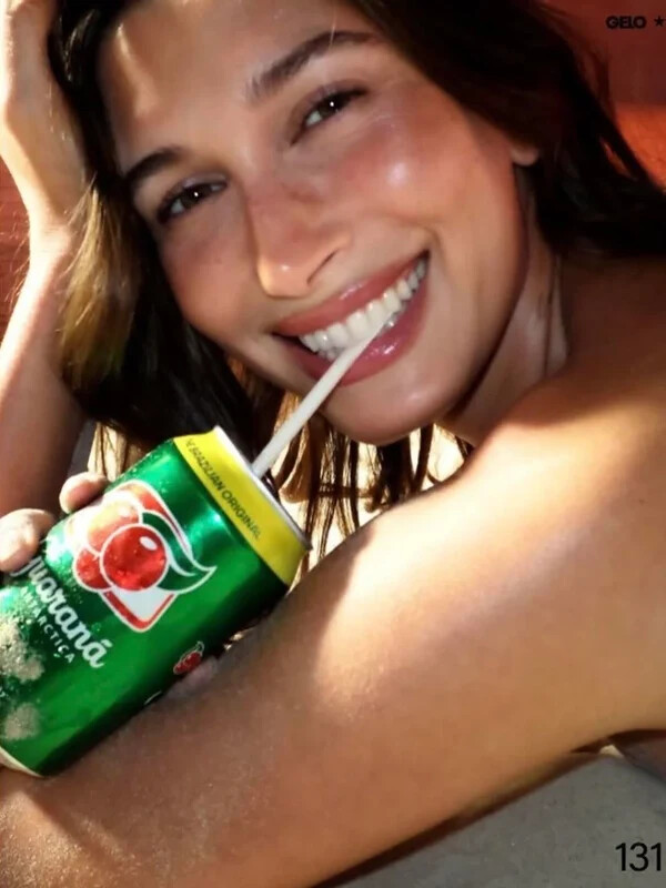 Hailey Baldwin Bieber nude photo 10