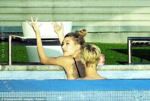 Hailey Bieber photo 1
