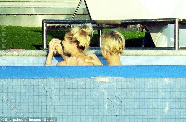 Hailey Bieber nude photo 3