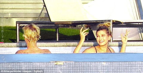 Hailey Bieber photo 6