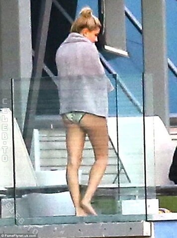 Hailey Bieber nude photo 2