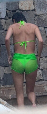 Hailey Bieber nude photo 36