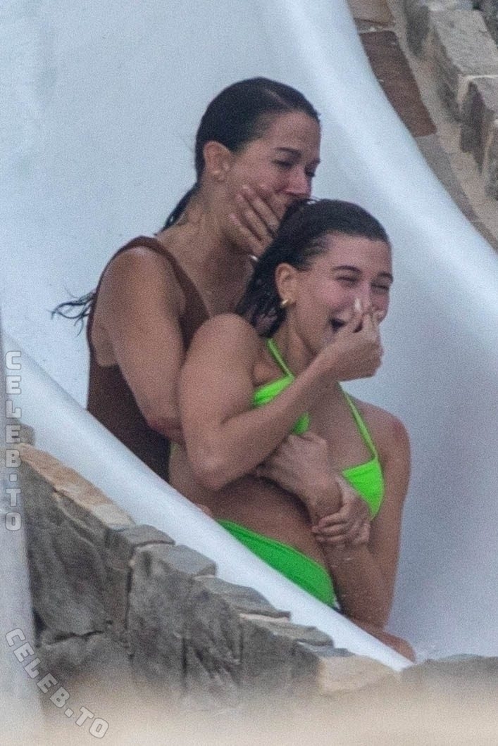 Hailey Bieber nude photo 27