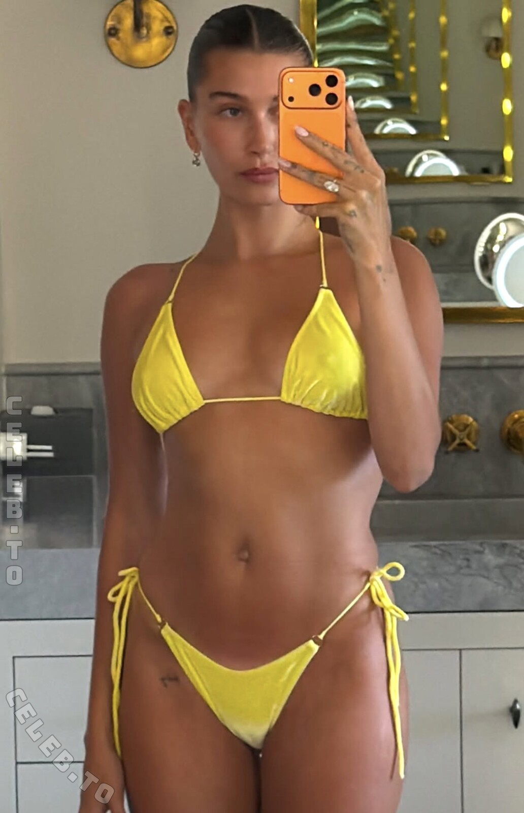 Hailey Bieber nude photo 3