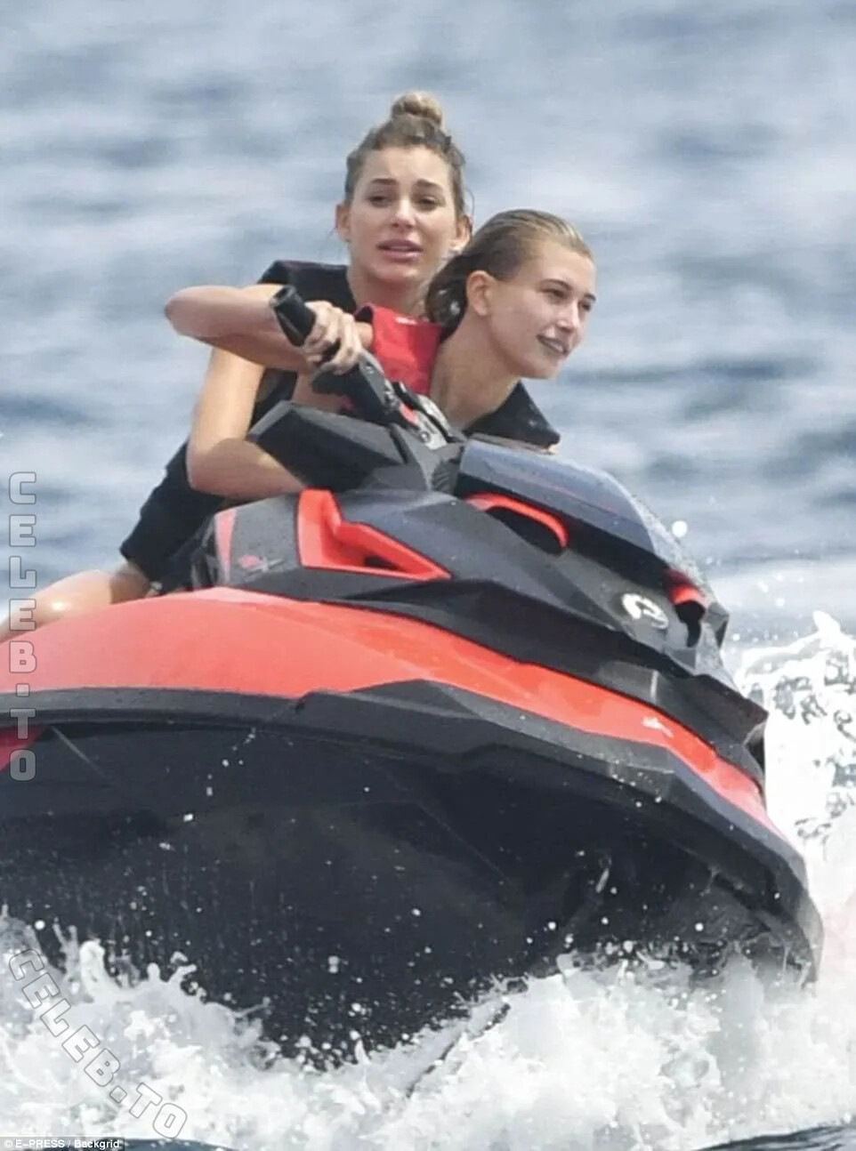 Hailey Bieber nude photo 7