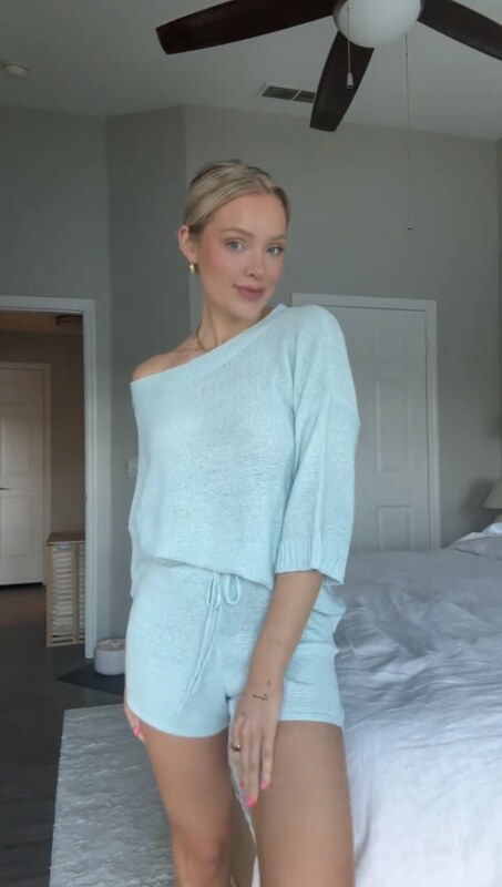 Hailey Malles nude photo 2