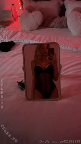 Hailey Wagner nude photo 36