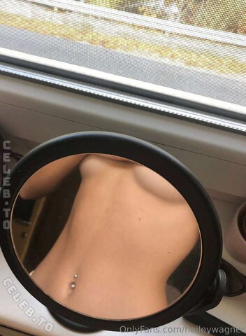 Hailey Wagner nude photo 13