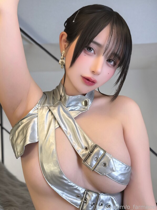 HaL nude photo 8