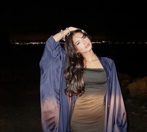 Haleemuh.h Hot (3 photos)