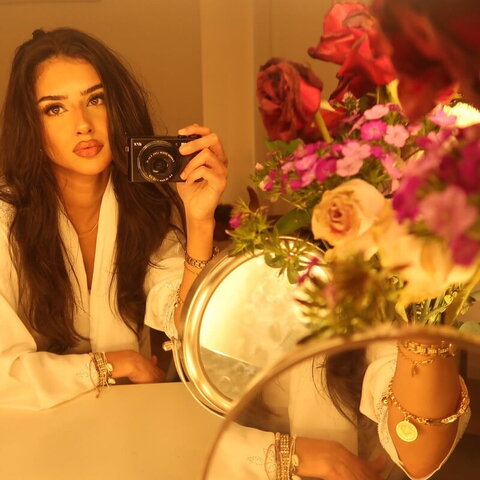 Haleemuh.h nude photo 9