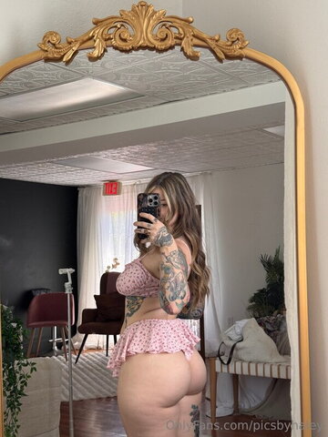 Haleylale nude photo 13