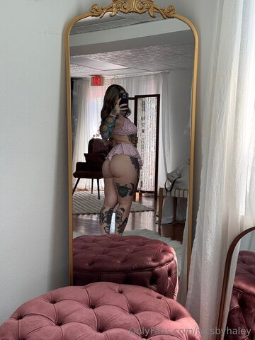 Haleylale nude photo 6
