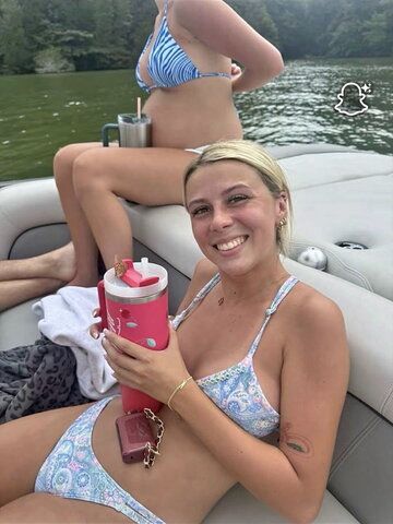 Haliey Welch Sexy (1 photo)