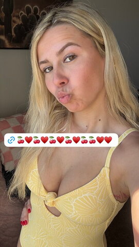 Haliey Welch Sexy (1 photo)