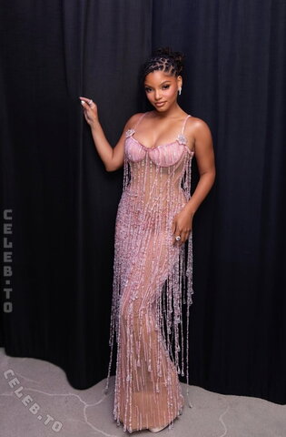 Halle Bailey Fresh (6 photos)