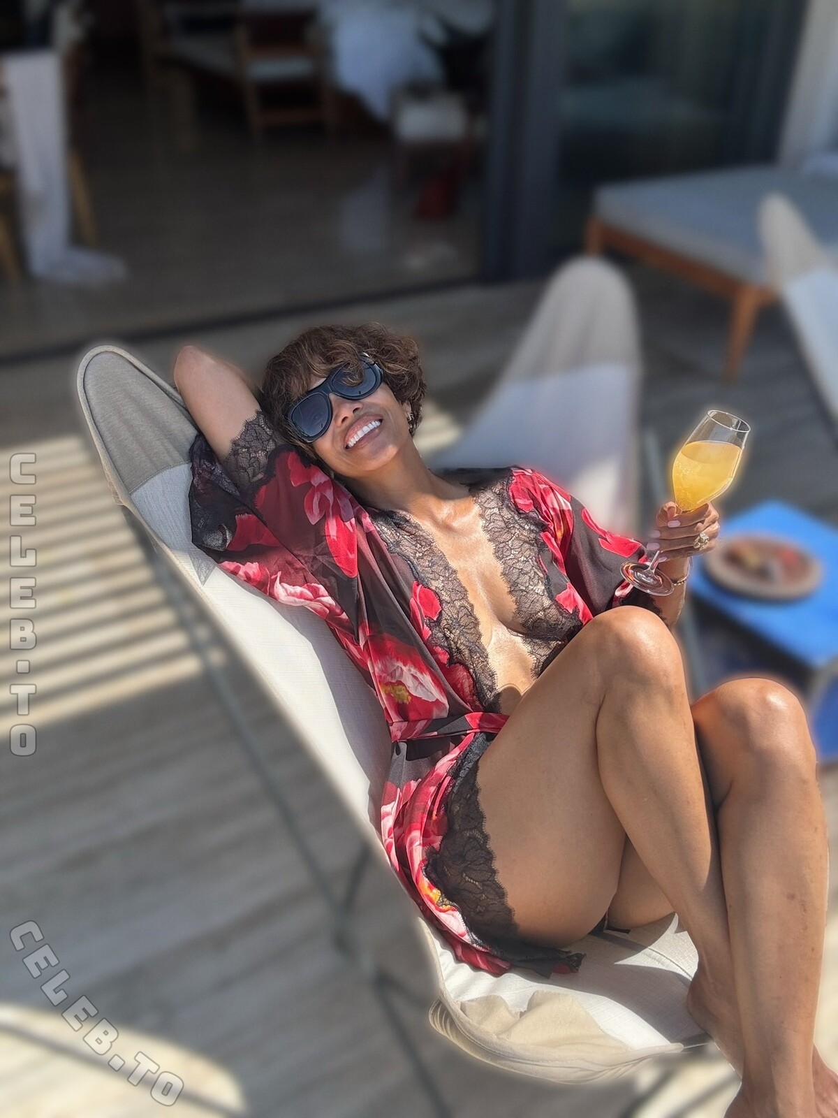 Halle Berry nude photo 4