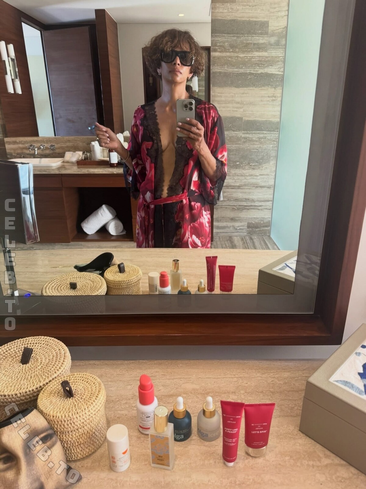 Halle Berry nude photo 2