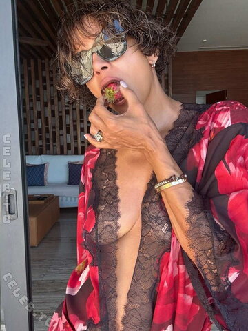 Halle Berry photo 5