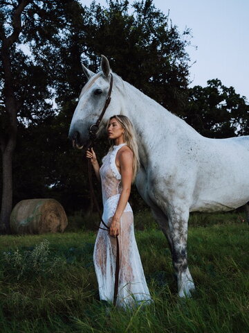 Halle Cooley nude photo 1