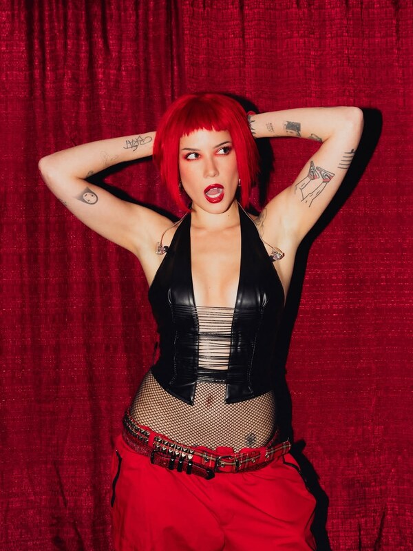 Halsey nude photo 5